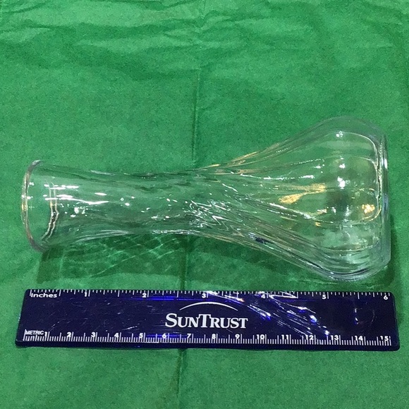 6” Hoosier Glass swirl vase pattern 4064 - Picture 3 of 3